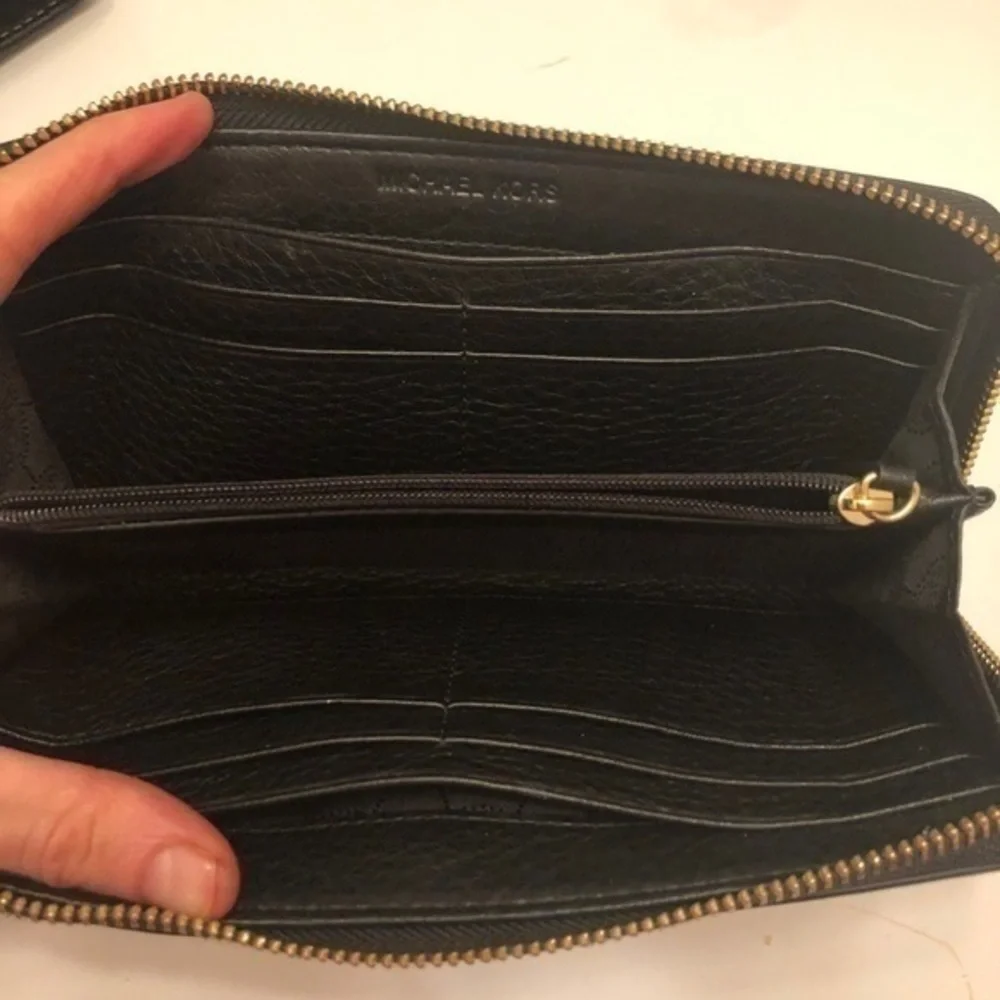 Michael kors black leather gold tone wallet
